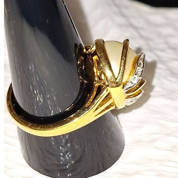 A SETA Women's Cocktail Ring Gold Tone Rhinestone Faux Pearl Elegant Size 9 - Picture 4 of 7